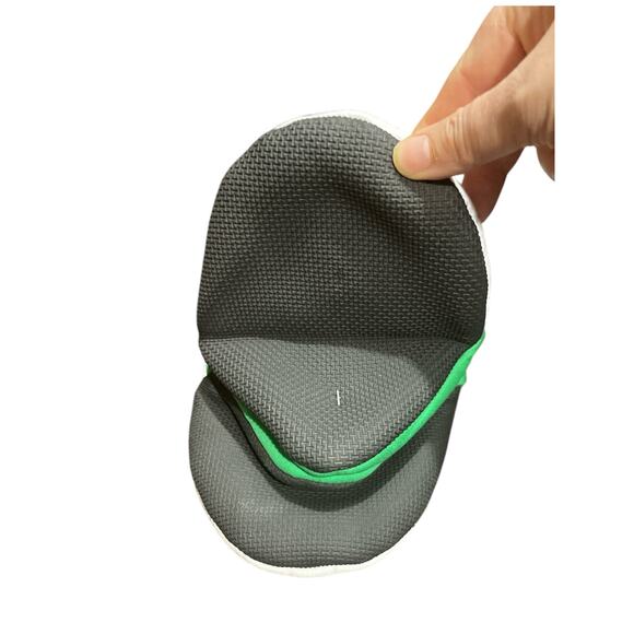 Disney Mickey Mouse St Patrick's Day Green 2 Pack Mini Oven Kitchen Mitts - Picture 5 of 6